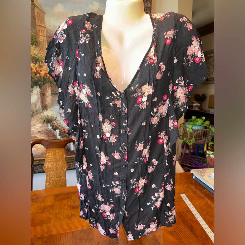 TORRID Blouse w/ Ruffles & Pintucks Sz 3